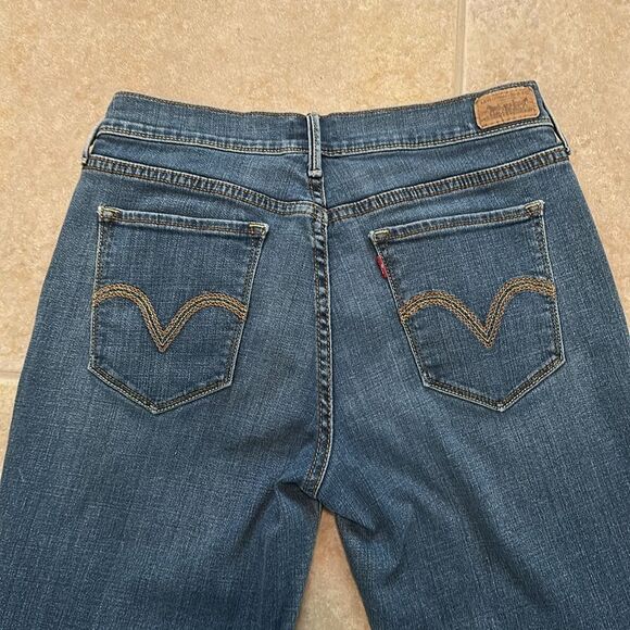 Levi Classic Blue Women's Jeans - Picture 5 of 6